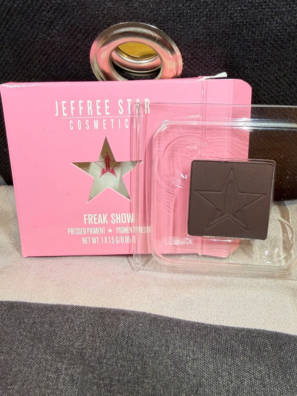 Jeffree Star Pressed Pigment - Freak Show (Brown)